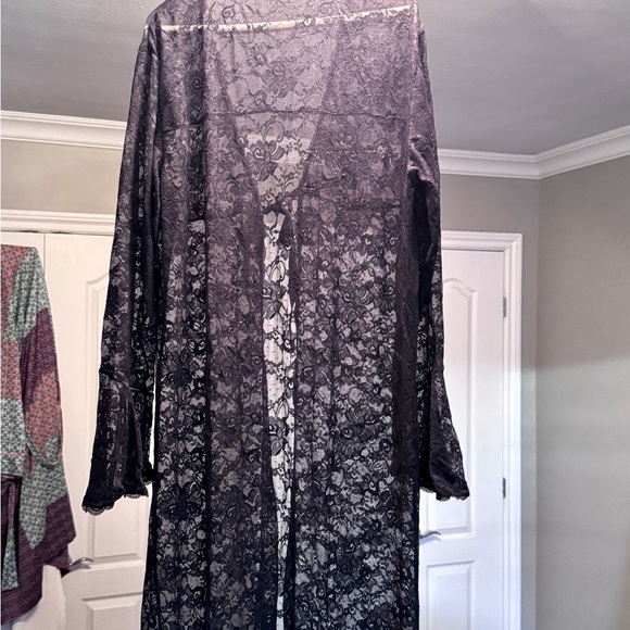 🖤 Exquisite Vintage Victorian Sheer Sexy Black Lace Robe by Victoria's Secret 🖤 - Picture 14 of 16